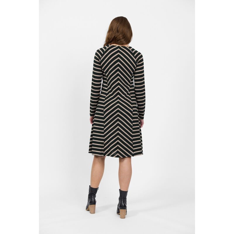 Vassalli 100% Merino Long Sleeve Swing Dress image number 4